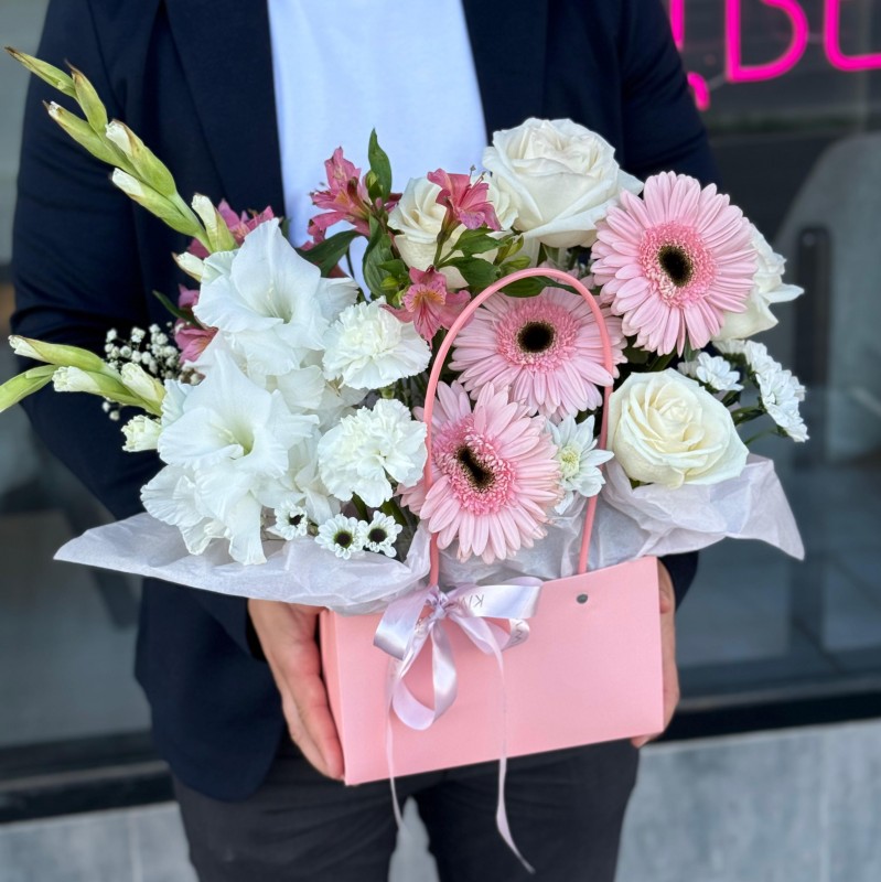 Цветочная композиция в коробке №11