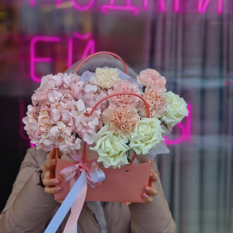 Цветочная композиция в коробке №23