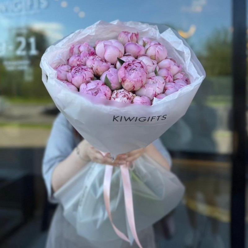 Букет из 25 пионов