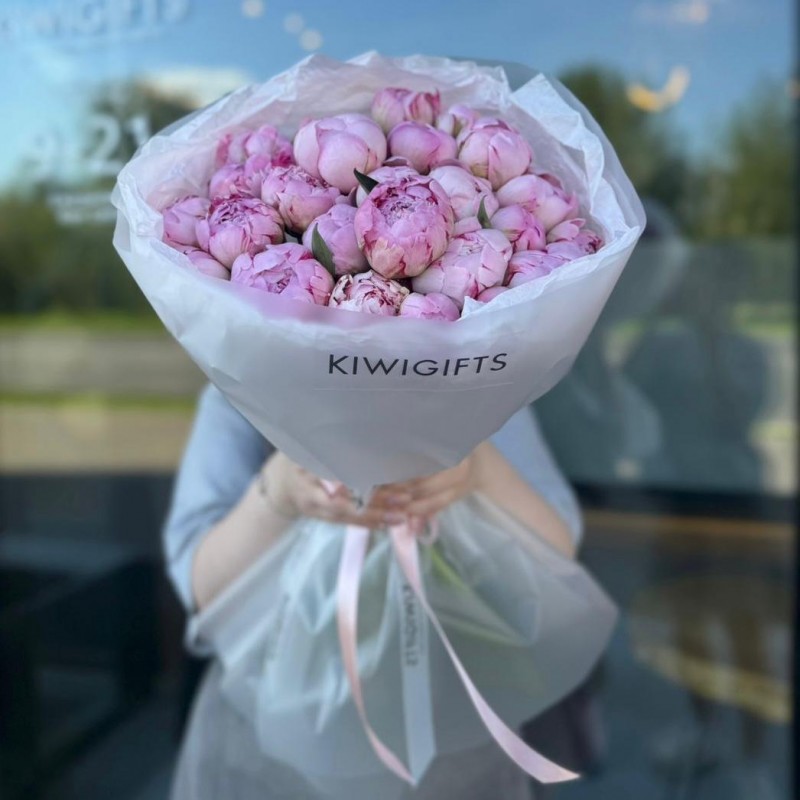 Букет из 25 пионов