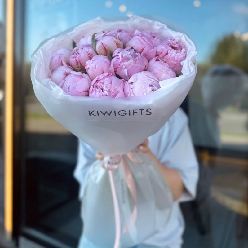 Букет из 15 пионов