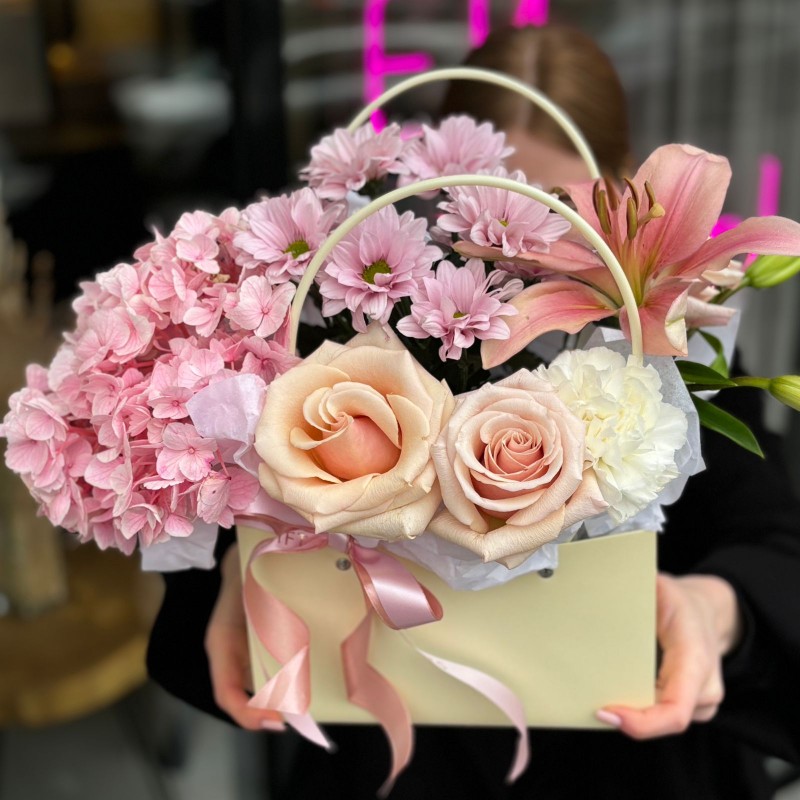 Цветочная композиция в коробке №22