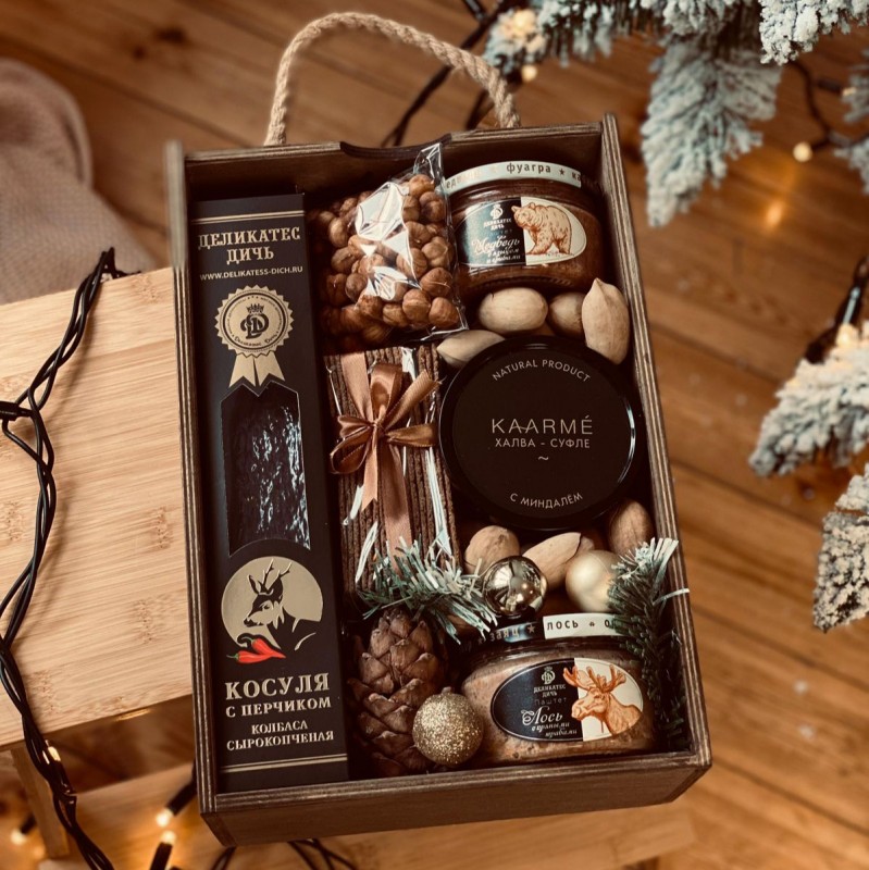 Подарочный набор с деликатесами из дичи №33 (новогодний)