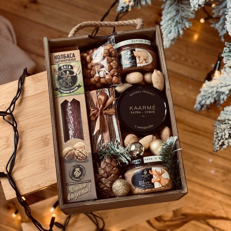 Подарочный набор с деликатесами из дичи №33 (новогодний)